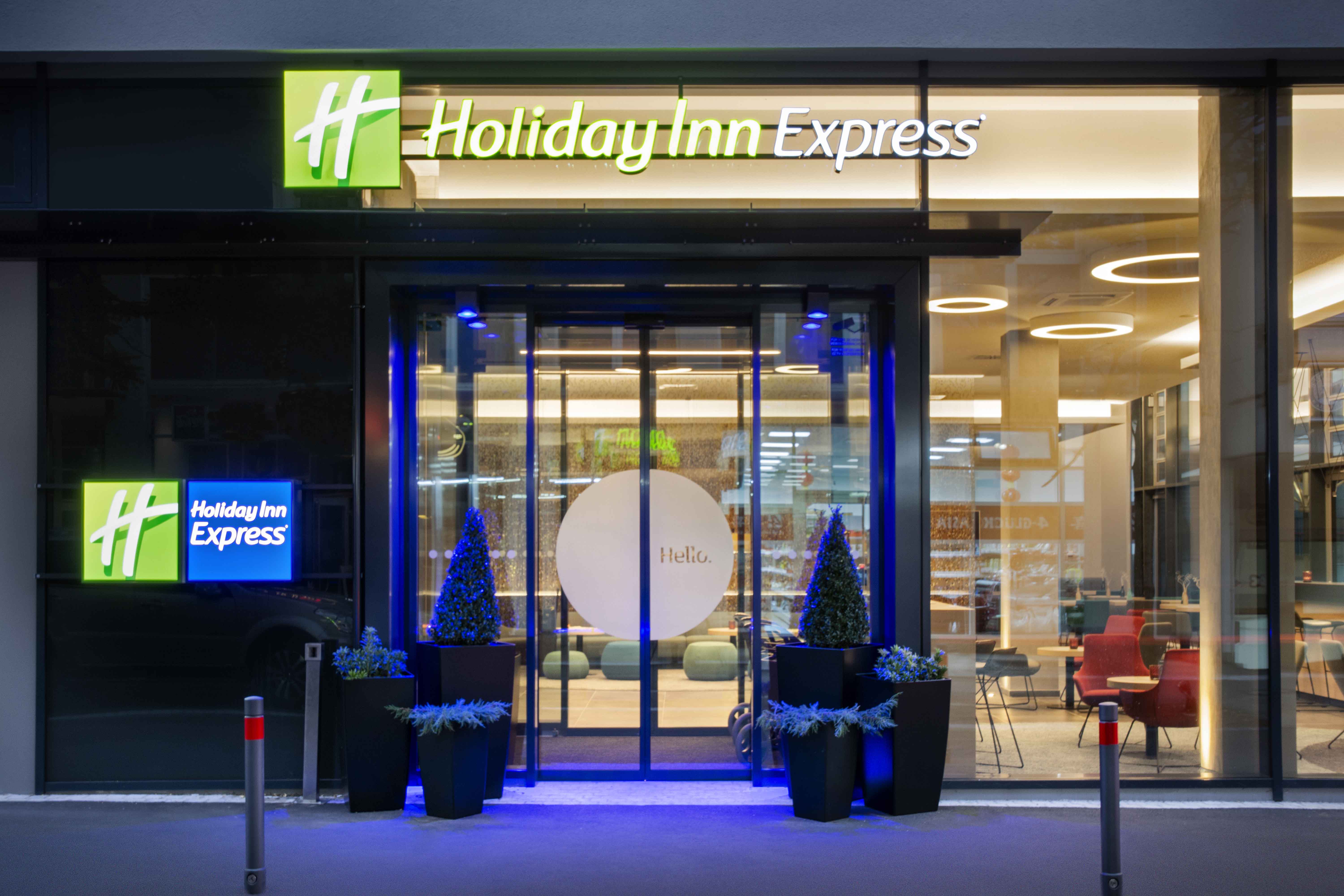 Holiday Inn Express Stuttgart Airport Park Sleep And Fly sierrahotels.com